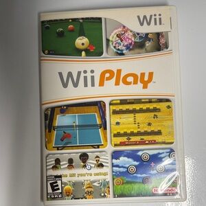 Nintendo Wii Play Game - White and Orange